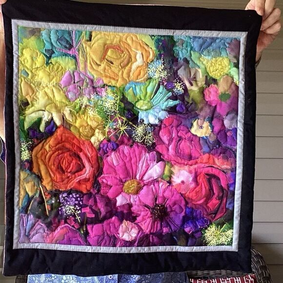 NWT. Color of Flowers Hand Crafted Quilted Wall Art - Picture 5 of 11